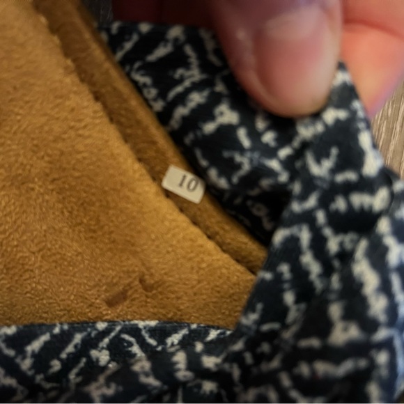 NWOT: MINNETONKA Women's Size 10 Blue/White Tribal Soft Fabric Slide Sandals 🌴 - Picture 4 of 6